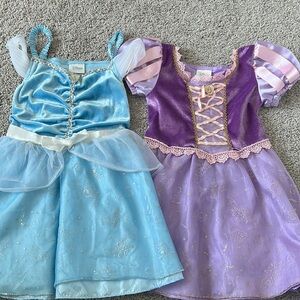 4 Disney princess dresses + accessories
